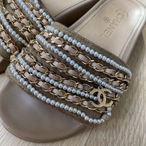 CHANEL sandals